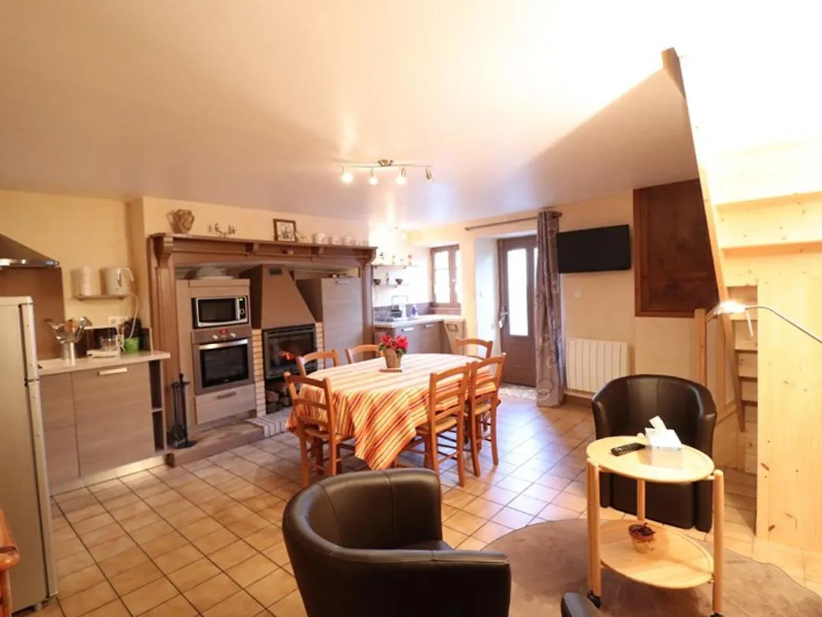 Holiday home Gite A La Campagne Proche Du Lac D'Enchanet - 2 Pers, Cheminee, Cour Fermee, Jardin, Wi-Fi - Fr-1-742-442 Pleaux